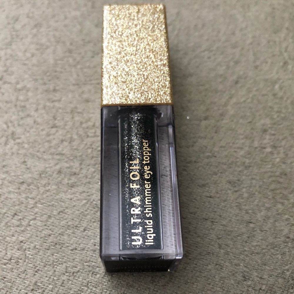 Makeup Bundle - Picture 8 of 8